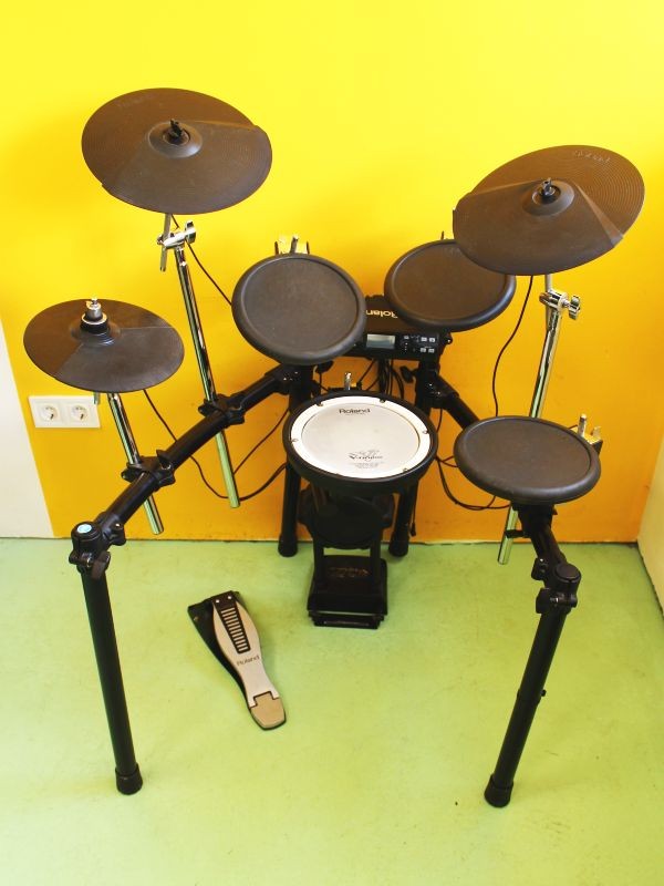 Roland TD-4 E-Drum Set
